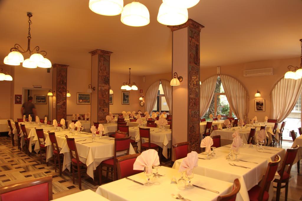Albergo Degli Amici มอนเตรอสโซ อัล มาเร ภายนอก รูปภาพ